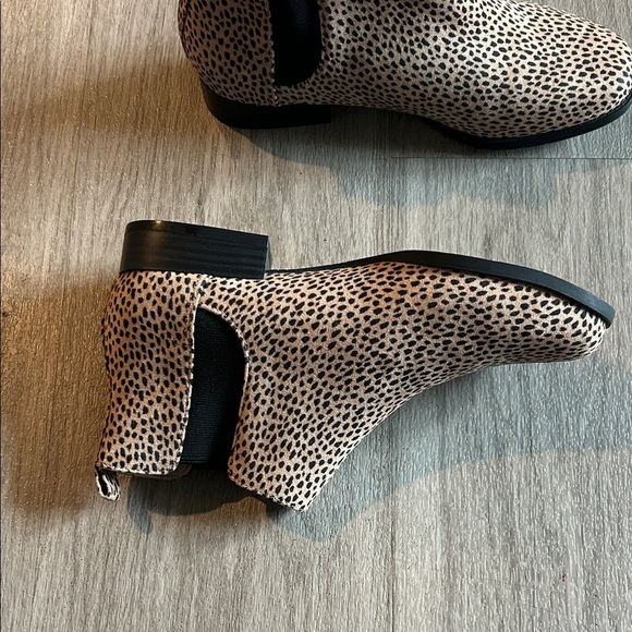 Old Navy Leopard print Ankle Booties (NWOT) - Picture 4 of 8